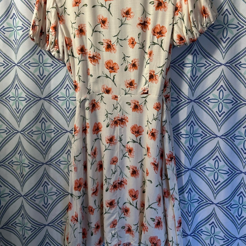 FOREVER 21 Floral Wrap Dress in Cream and Orange Print with Tie Waist - Picture 11 of 12